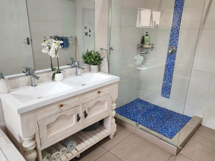 Entire 4 Bedroom House In Midrand, Johannesburg Randjesfontein Экстерьер фото
