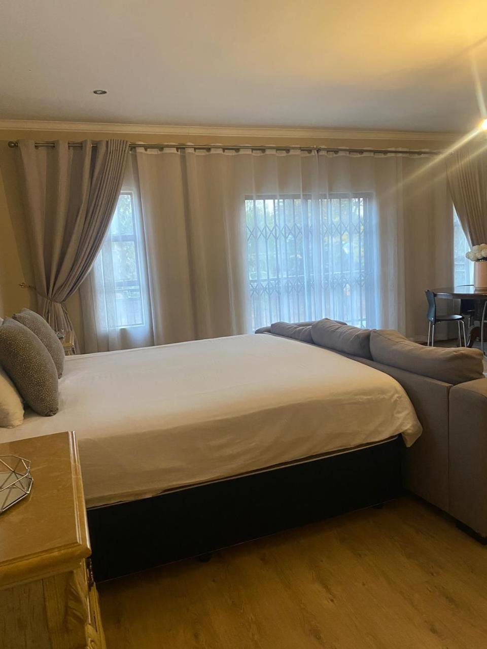 Entire 4 Bedroom House In Midrand, Johannesburg Randjesfontein Экстерьер фото